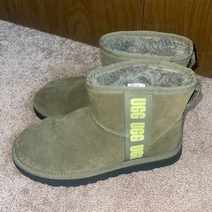 Women’s size 7 Ugg boots